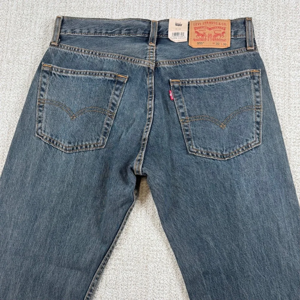 NEW Levi's 555 Mens 30x30 Relaxed Straight Leg Denim Blue Jeans